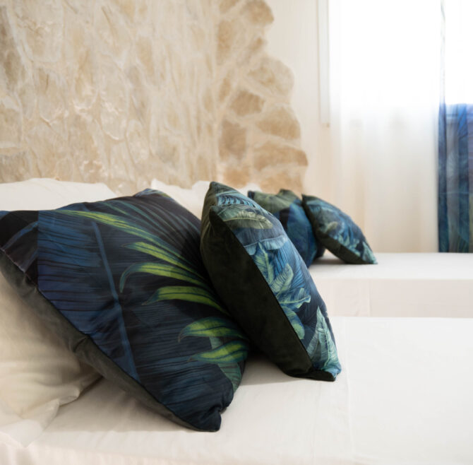 lues-rooms-double-with-sofa-4_1 lues-rooms-double-with-sofa-4_1